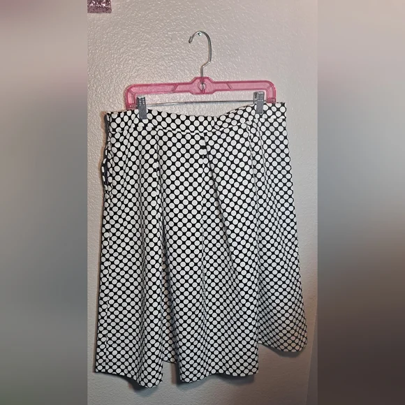 7th Ave New York & Company Skirt with pockets || Size 14 || Black & White💖 - Picture 3 of 6